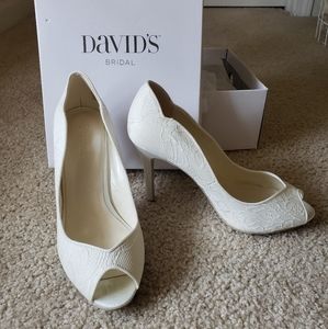 David's Bridal Layla Peep Toe Pump - Ivory Lace